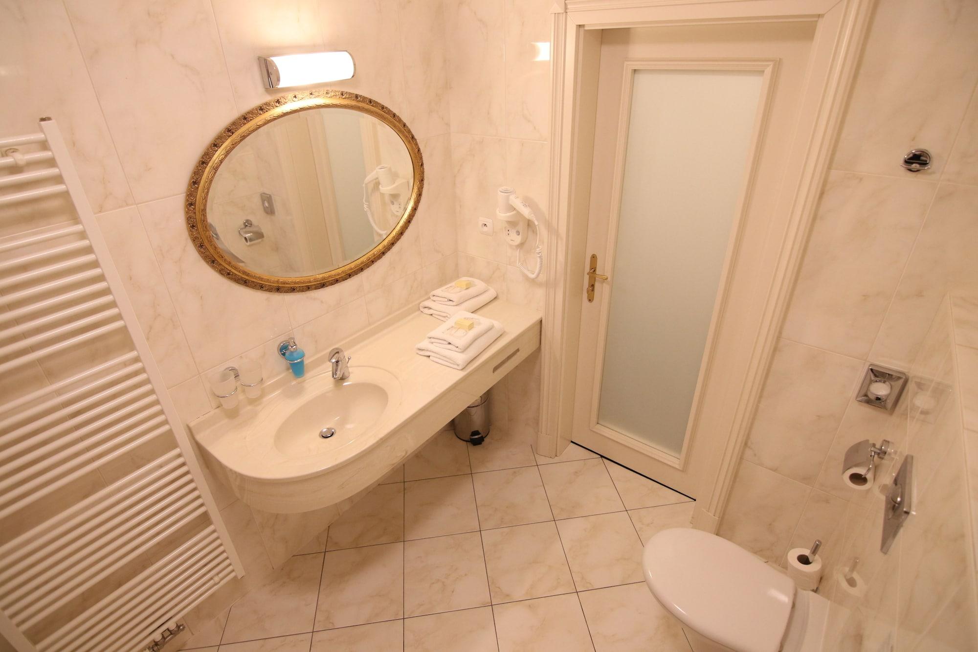 Humboldt Park & 4* Karlovy Vary