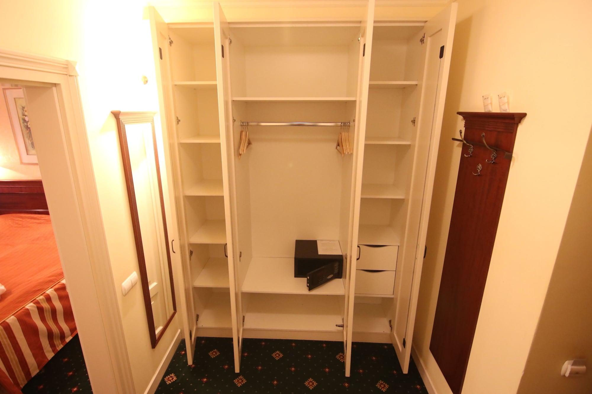 Hotel Humboldt Park & 4*