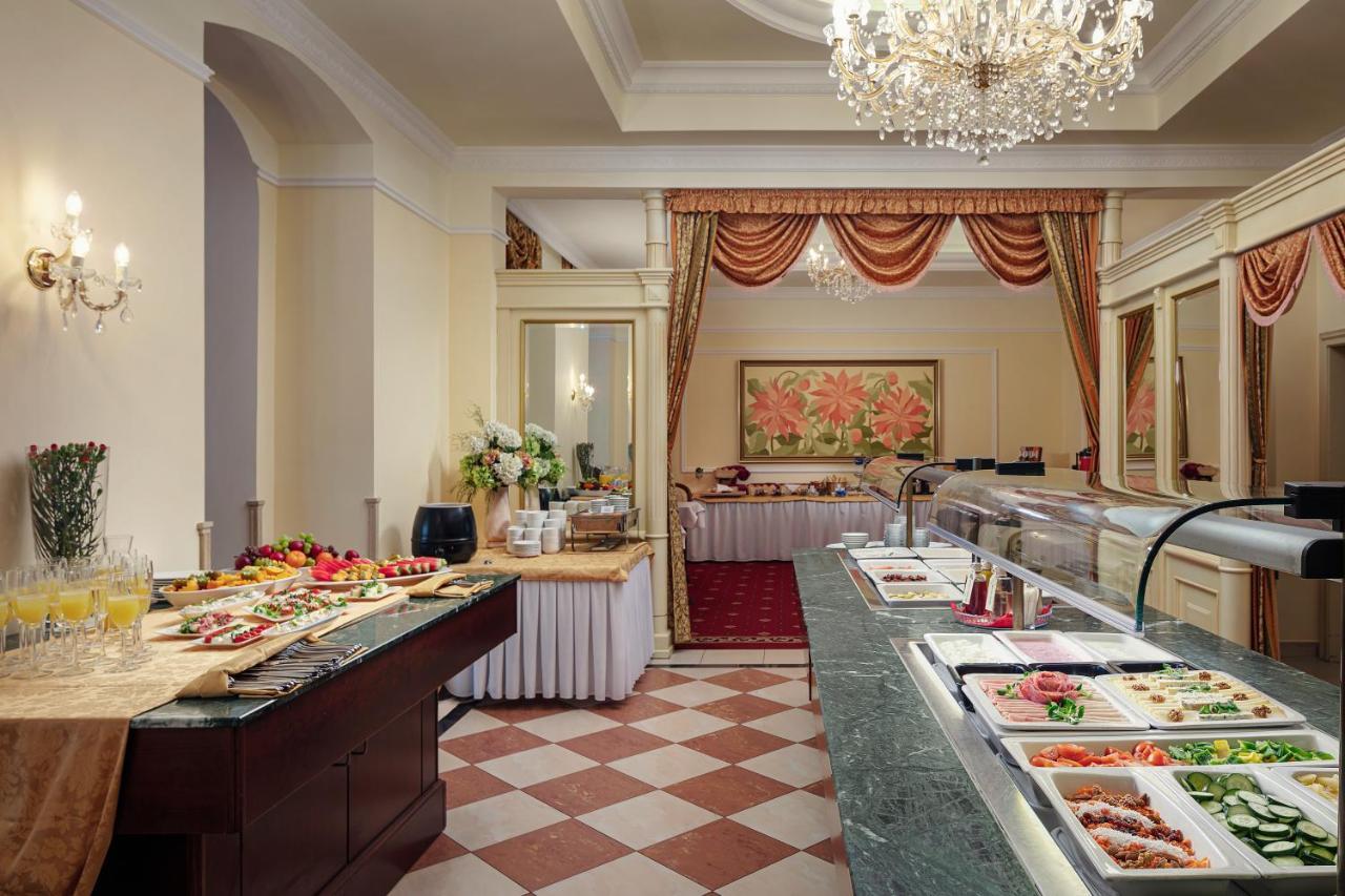 Humboldt Park & 4* Karlovy Vary