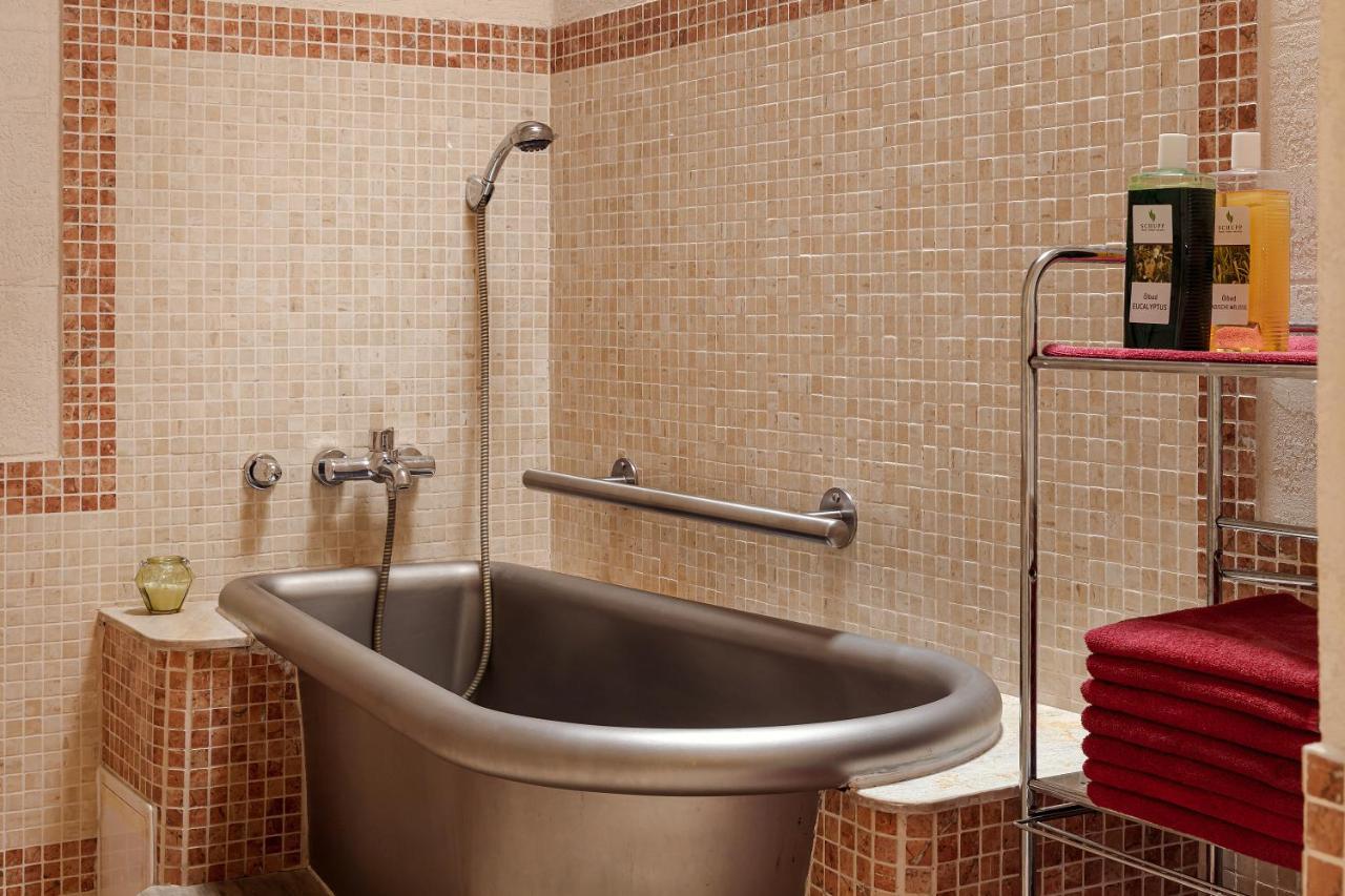 Humboldt Park & Hotel 4*